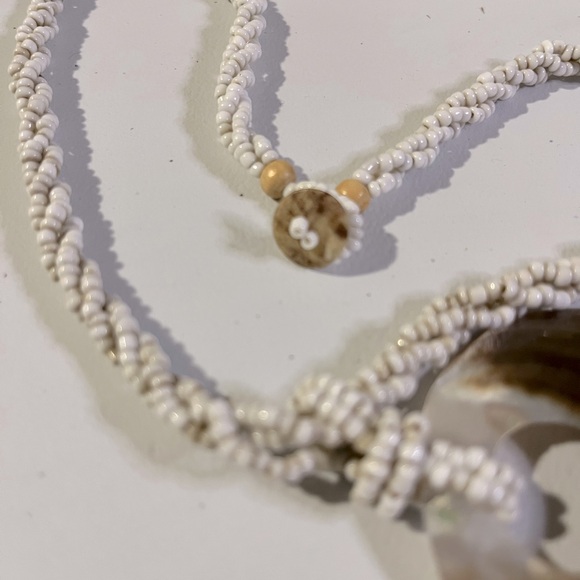 Bead and shell necklace, shell medallion, button clasp - Picture 3 of 4